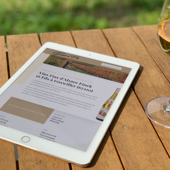 iPad et verre de vin