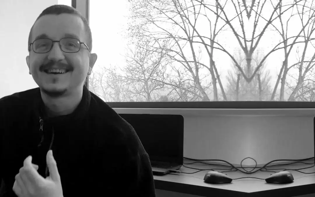 Benjamin fait son stage de découverte du digital dans l’agence O’Aka